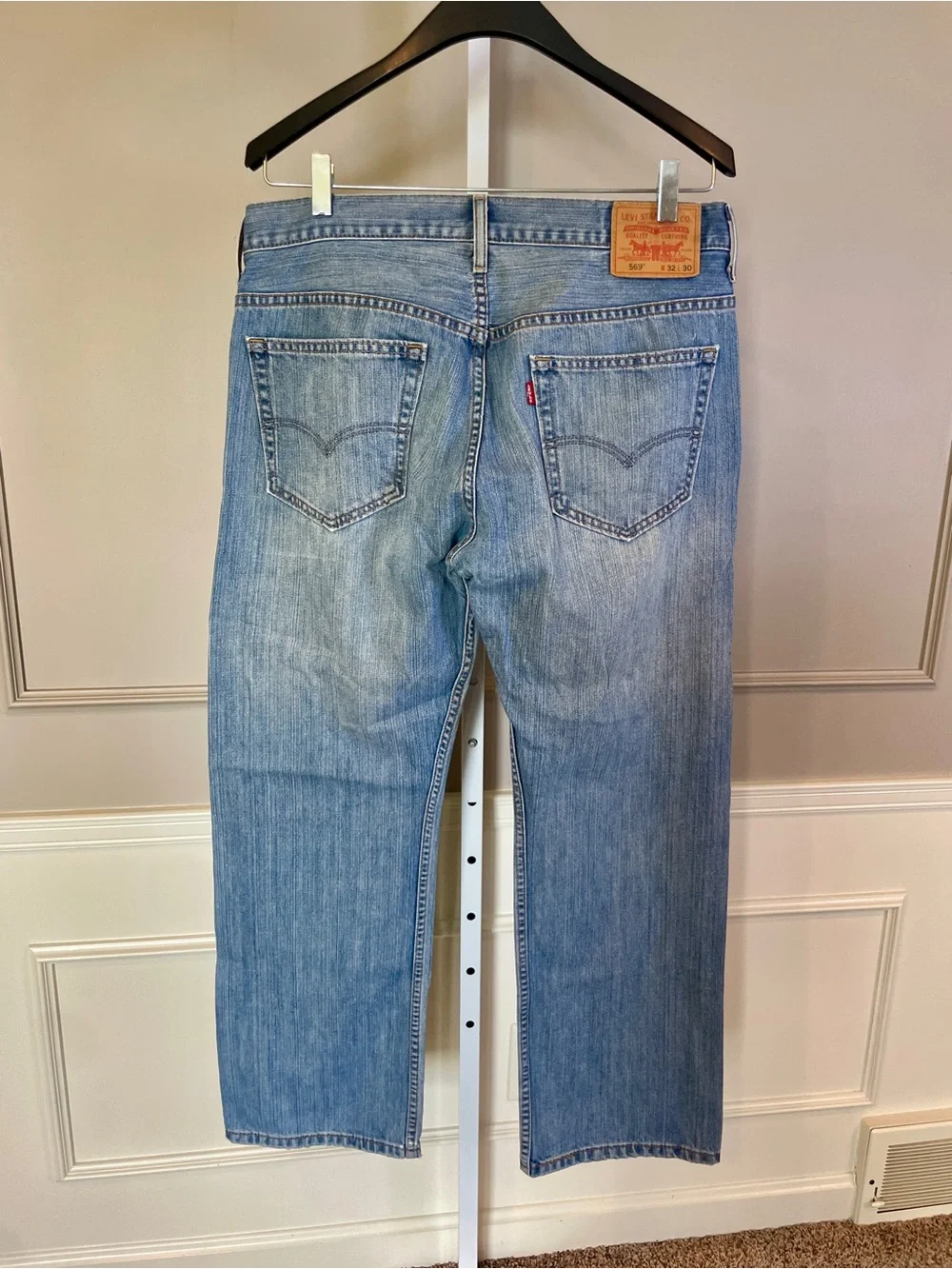 Levis waist laid